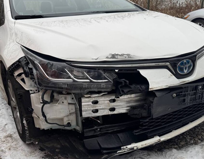 Zderzak Corolla Rozbita Corolla przód